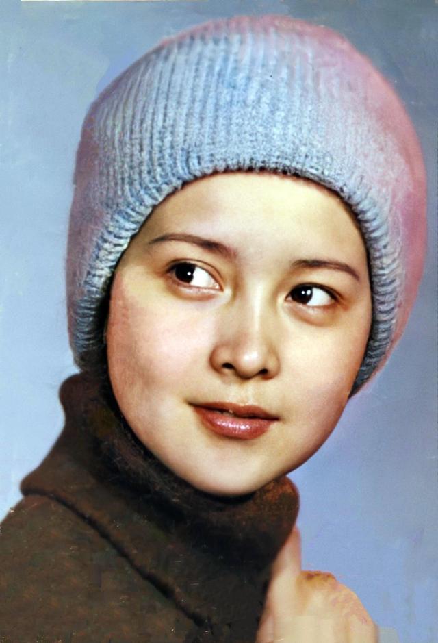 80年代氧气美女张伟欣 为李小璐操碎了心 现在67岁希望女儿能复婚？