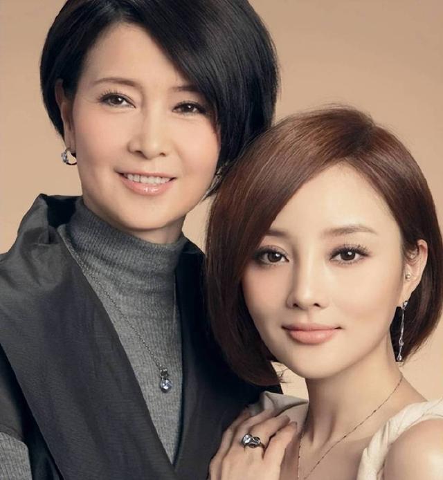 80年代氧气美女张伟欣 为李小璐操碎了心 现在67岁希望女儿能复婚？