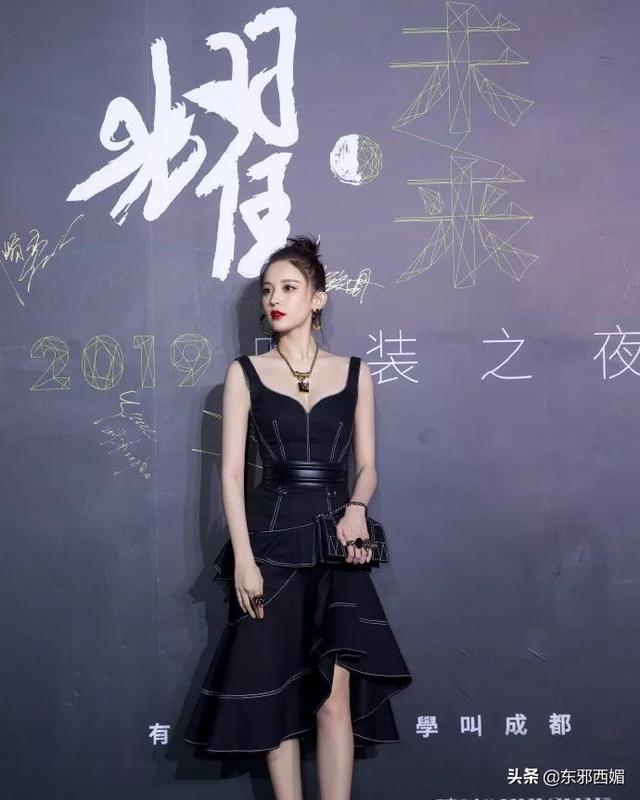 同是90后美女变脸，为啥她就被议论这么多