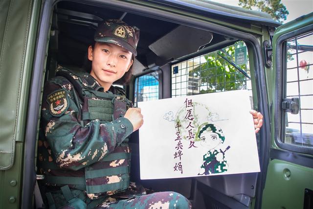 女特种兵成体育老师，小学生羡慕坏了