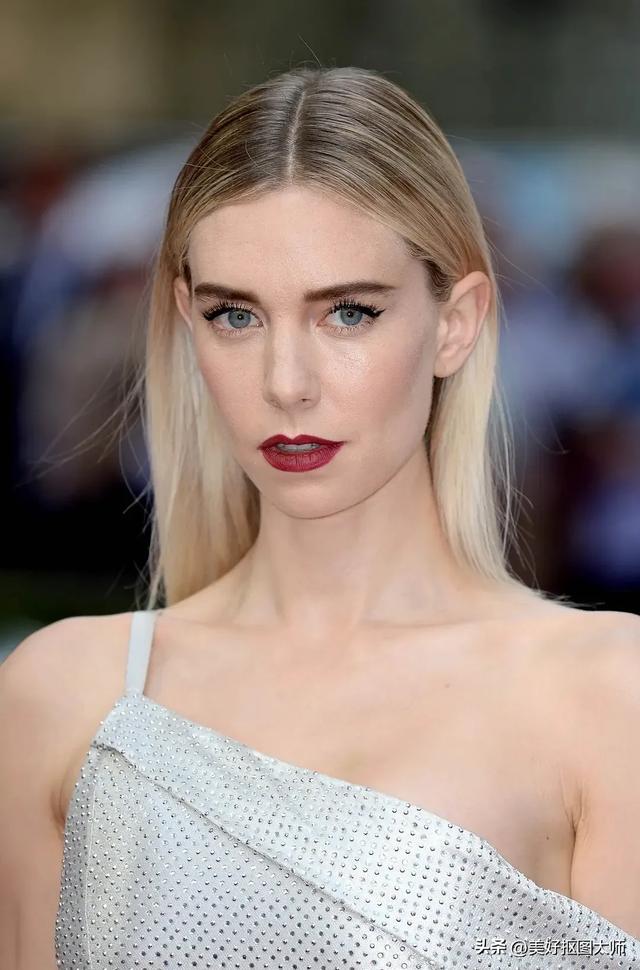 性感冷艳的代名词·白寡妇Vanessa Kirby