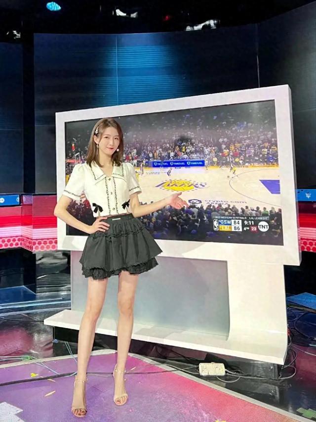 NBA最美女主播！这大长腿啊！