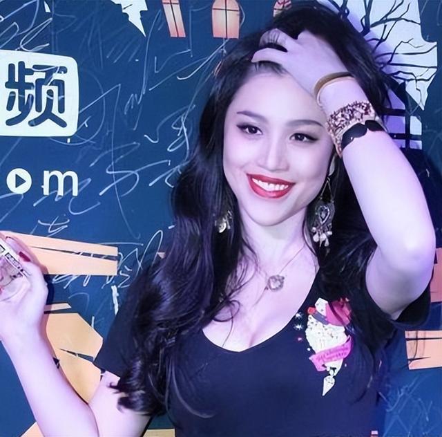 刘翔前妻自曝遭潜规则！衣服被导演扯到胸下，骗婚包养被骂