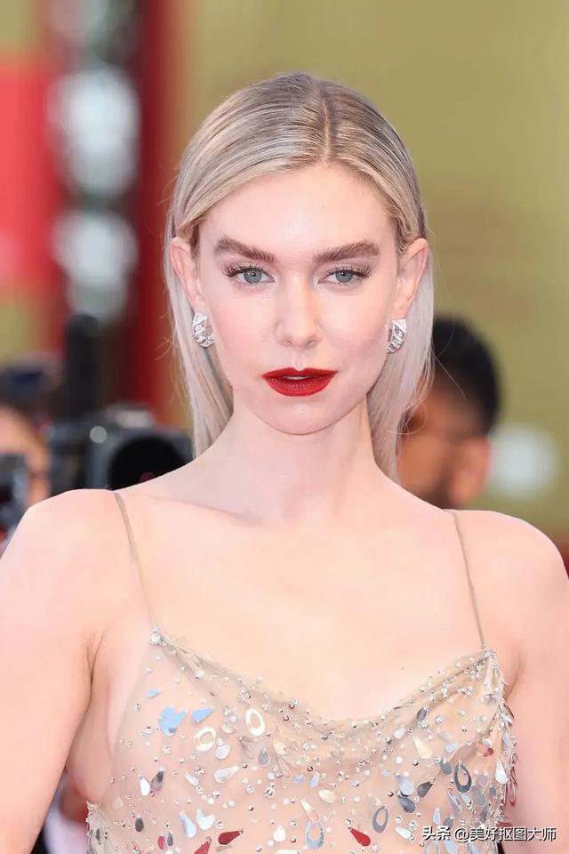 性感冷艳的代名词·白寡妇Vanessa Kirby