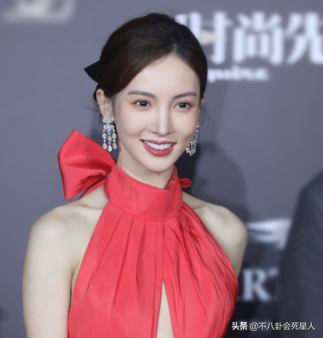 动脸的90后小花，缩鼻孔、打针填充，明明是美女，却个个怪异