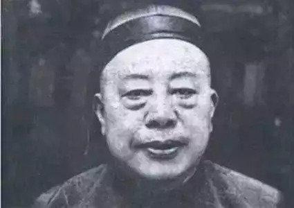 她是蒋介石师娘：敢22岁开赌场妓院，黑白通吃，杜月笙都畏惧三分