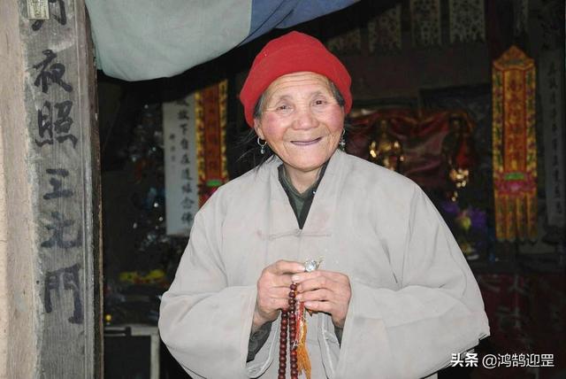 “天下第一女隐士”王芝霞，隐居终南山40多年，曾连续打坐108天