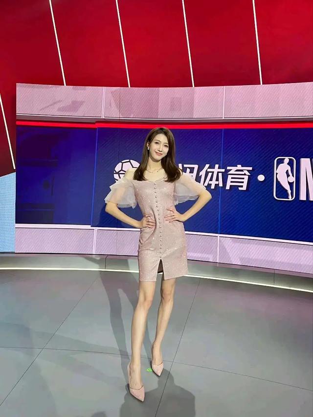 NBA最美女主播！这大长腿啊！