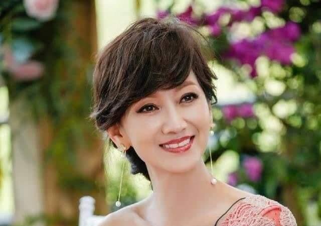 31次放化疗后，爱美之心让她活下来：67岁奶奶的人生都和美丽有关