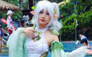 动漫美女脱了内衣和内裤(在漫展中露腿漏胸算大尺度吗？这种cosplay为什么没有被禁呢？)