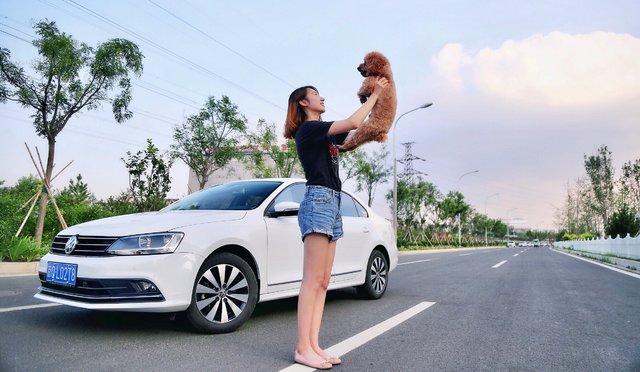 处女座美女和小泰迪的速腾生活