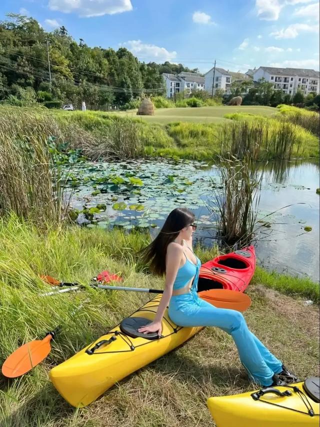 街拍夏季性感清凉美女风韵少妇风韵精致白皙大长腿美女壁纸少女