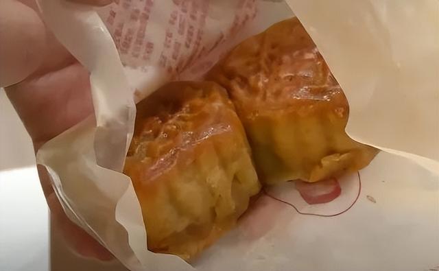 高价卖月饼的黄牛竟是“自己人”？长沙一网红月饼店深陷黄牛风波