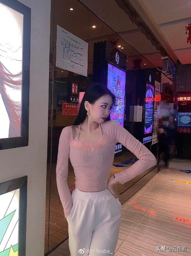 美女空乘小烁迷人美照欣赏，好漂亮啊