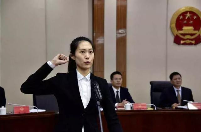 这位“90后”美女副市长火了！到底是啥来头？官方发话了……