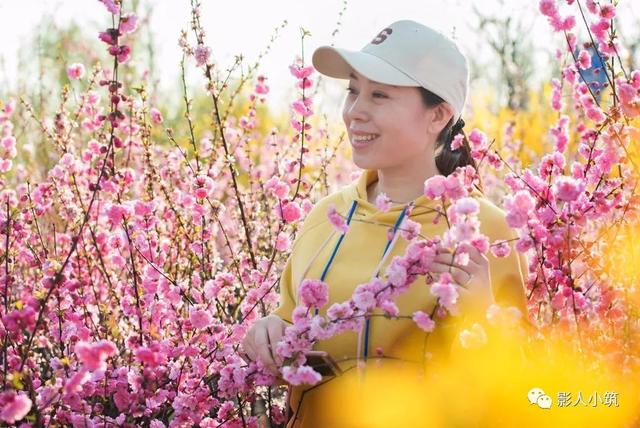 最美安丘四月天，一场旗袍美女与花海的邂逅让人大饱眼福、陶醉其中