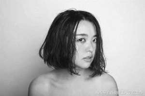 美女自闭症(90后“美女”：聚焦“自闭症”儿童，打败全国2000多组，获摄影类最高奖)