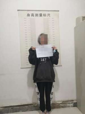 美女网恋怀孕(怀孕女主播与粉丝“网恋”，未婚夫给她出谋划策落网后警方发现她还有个“师傅”)