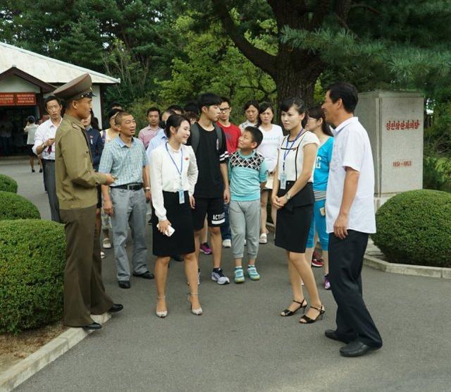 朝鲜观察，朝鲜空姐很漂亮，平壤街头垃圾桶很少