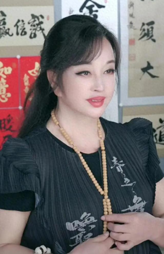 80年代10大经典美女，明艳大气的“影后”，清纯无辜的“洋娃娃”