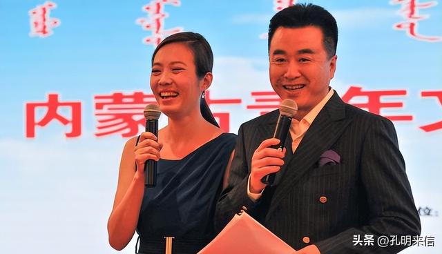 《新闻联播》美女主播宝晓峰：46岁仍未婚单身，情系家乡内蒙古