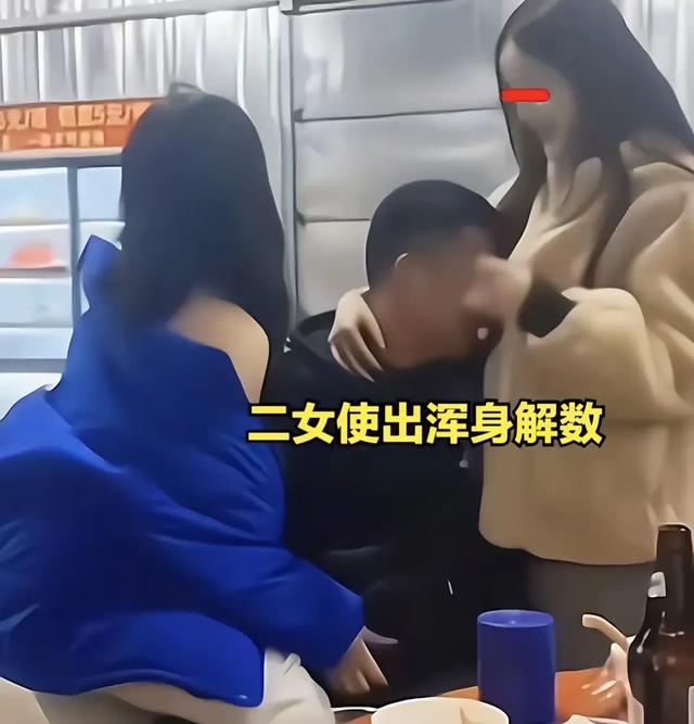 火辣私房秀！两位醉饮美女表演惊艳热舞，男子被迷得神魂颠倒！