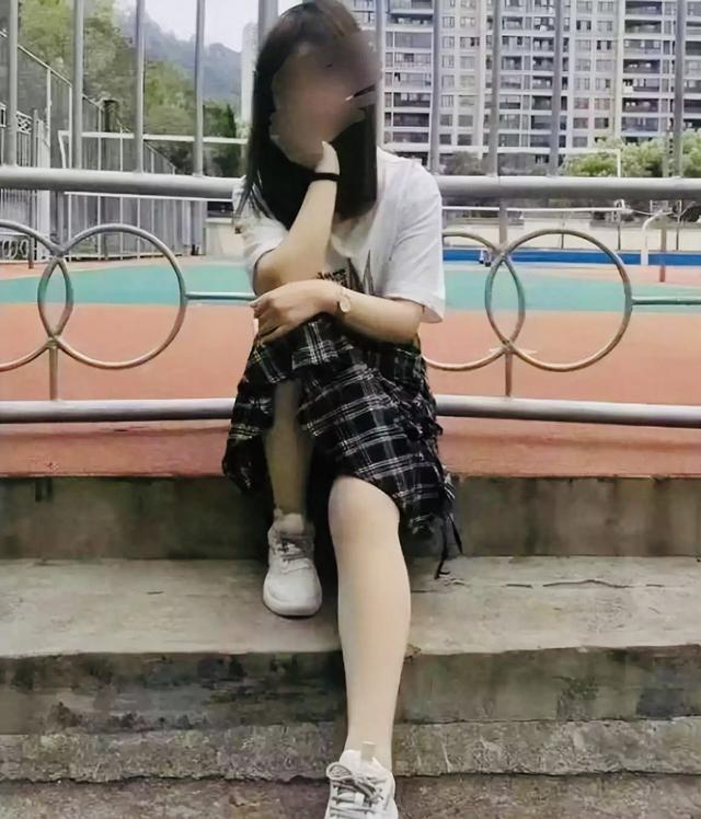 浙江李姓美女老师，自爆与多名男老师关系亲密，内容不忍直视