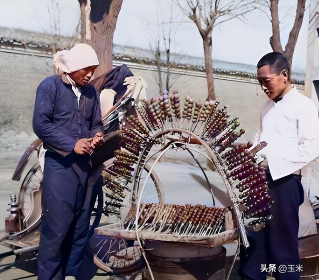 罕见“耻辱”照片：骑在马背上的赤裸女子，正在宽衣解带的梦露