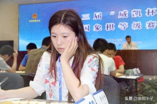 象棋十大美女，个个仙女下凡，聪慧雅致，唐丹时凤兰梁妍婷在列！