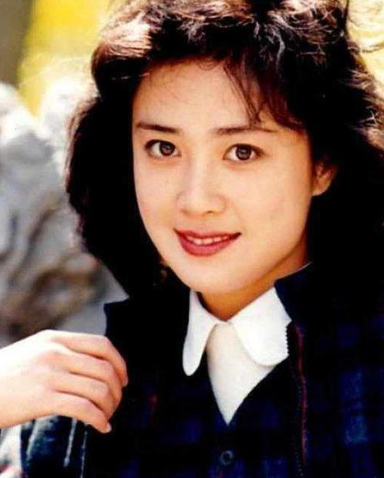 1990年，傅艺伟演苏妲己和纣王亲热，事后跟老师达奇冷战1月