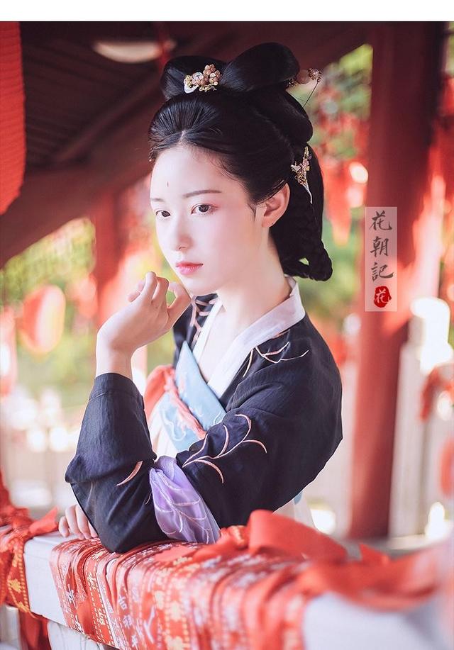 樵夫心善收留女乞丐，意外看清她的真面目，差点吓瘫