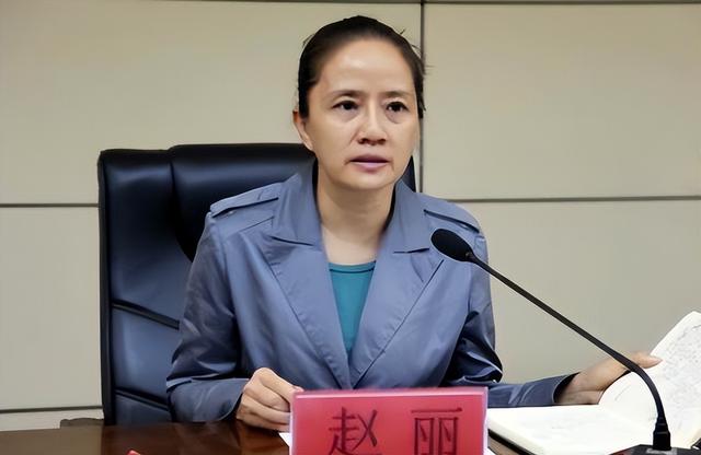 案例：广西女书记赵丽，强迫司机6年，网友：这司机咋下的去嘴？