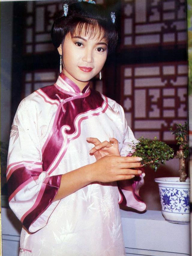 盘点80年代香港美女明星 翁美玲曾华倩黎美娴黄杏秀戚美珍张曼玉