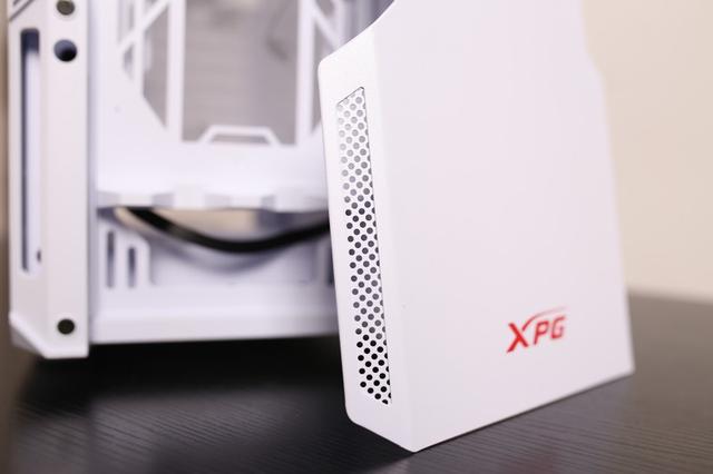 美女主播小姐姐的白色主机：RTX3080配i7，好看又能打