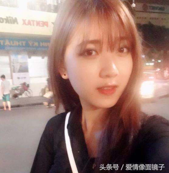 越南90后美女老师，网友：愿意永远做她的学生让她调教