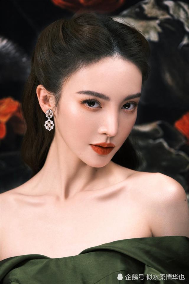 戴“脐环”的金晨，《女儿们的恋爱》节目真恶心