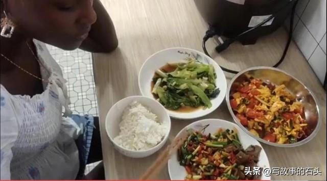 90后非洲美女为爱远嫁湖南农村，喜欢吃辣椒，发现中非饮食差异大