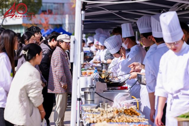 传承工匠精神，烹饪大师为浙江旅游职业学院烹饪专业新生授帽