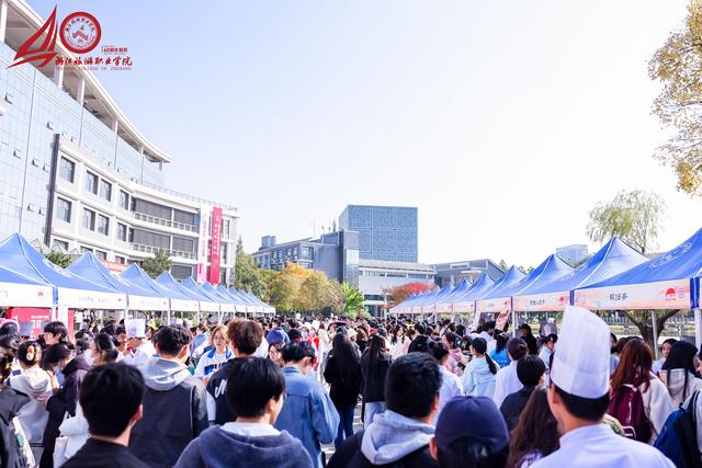 传承工匠精神，烹饪大师为浙江旅游职业学院烹饪专业新生授帽