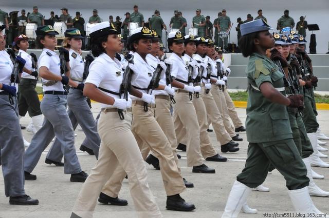 各国女兵走正步都是什么样？还是中国女兵最漂亮，委内瑞拉最搞笑