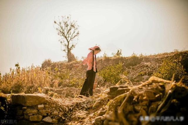 男人再缺女人也不能去碰这10种女人，她们经不起诱惑，容易迷失