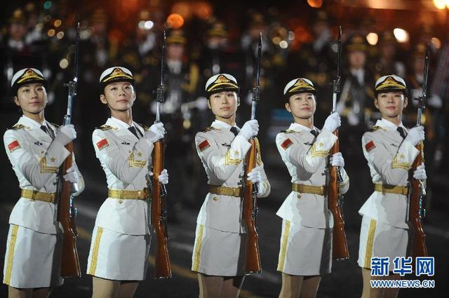 各国女兵走正步都是什么样？还是中国女兵最漂亮，委内瑞拉最搞笑