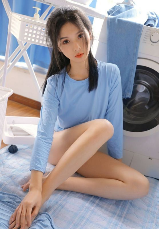 惹火美女模特撩人长腿性感写真