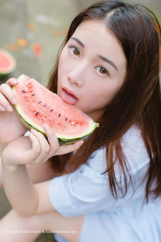 沈欣雨夏日の西瓜