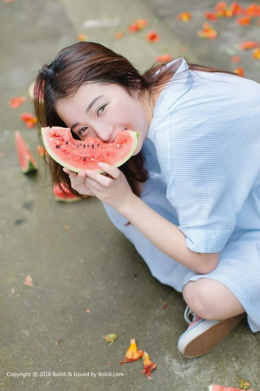 沈欣雨夏日の西瓜