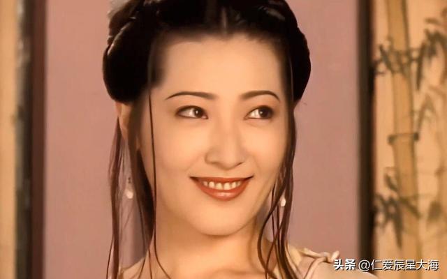 被誉为“亚洲第一美胸”潘金莲，从三级片女星到如今在卖拉面？