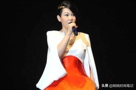 51岁刘若英穿“阴沟裙”美得像30岁小姐姐，奶茶妹有名有实