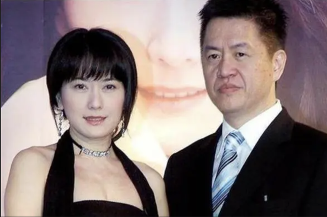 她被李敖誉为第一美女，两嫁豪门为儿子和小s翻脸，58岁仍美如花