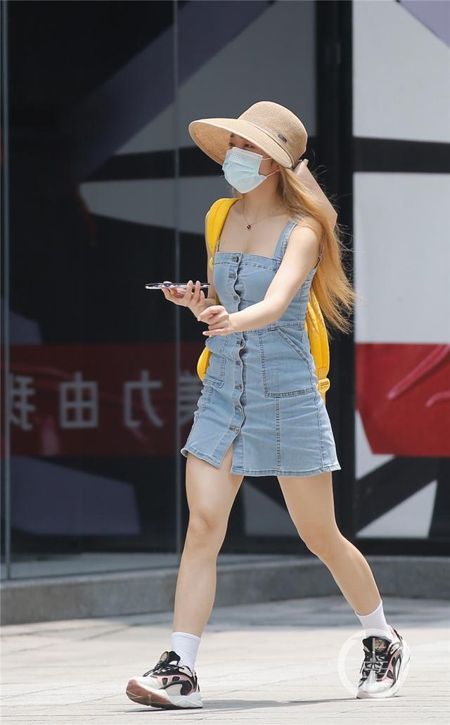 夏日炎炎重庆美女清凉出行