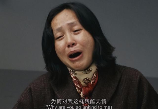 别以为脸上抹灰就是丑女了，论放得下身段，后两位才是扮丑教科书